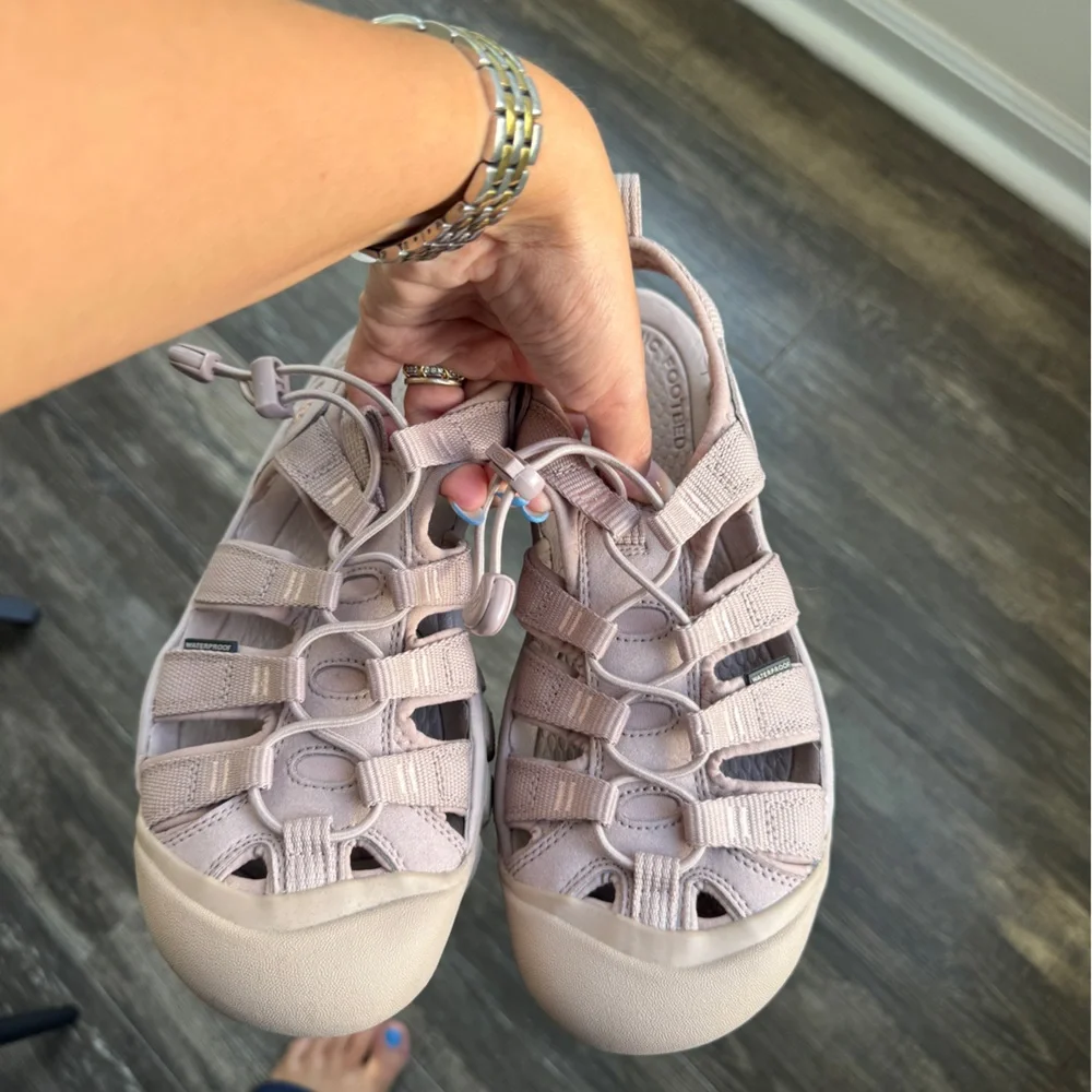 KEEN Women's Light Pink Athletic Sandals hiking 8 waterproof - Picture 5 of 7